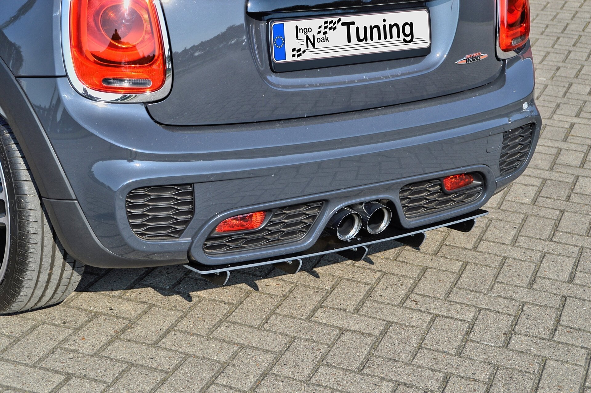 Gefräster Heckansatz mit Finnen für Mini Cooper JCW F55 F56 ab Bj. 2014-