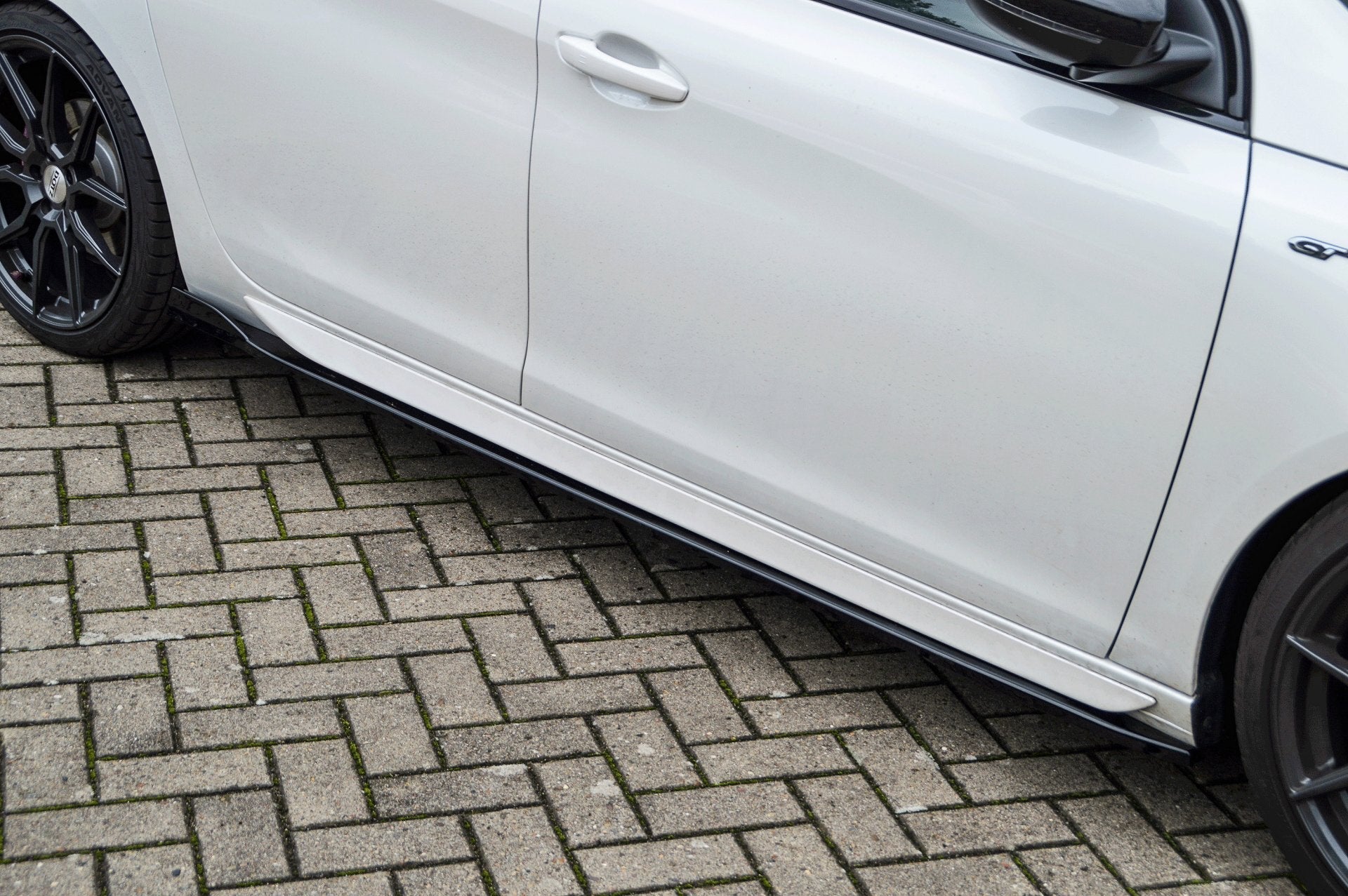 Cup Seitenschweller mit Wing für Peugeot 308 GT+GT-Line Facelift SW kombi