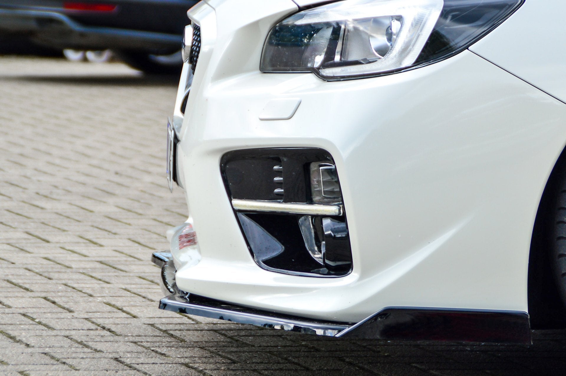 Cup Frontspoilerlippe mit Wing für Subaru Impreza WRX STI