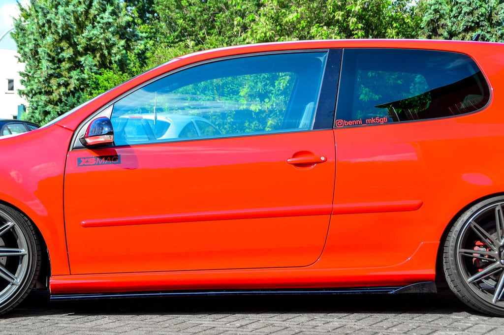 Seitenschweller im Cup7 Look mit Wing für VW Golf 5 GTI R32 Pirelli