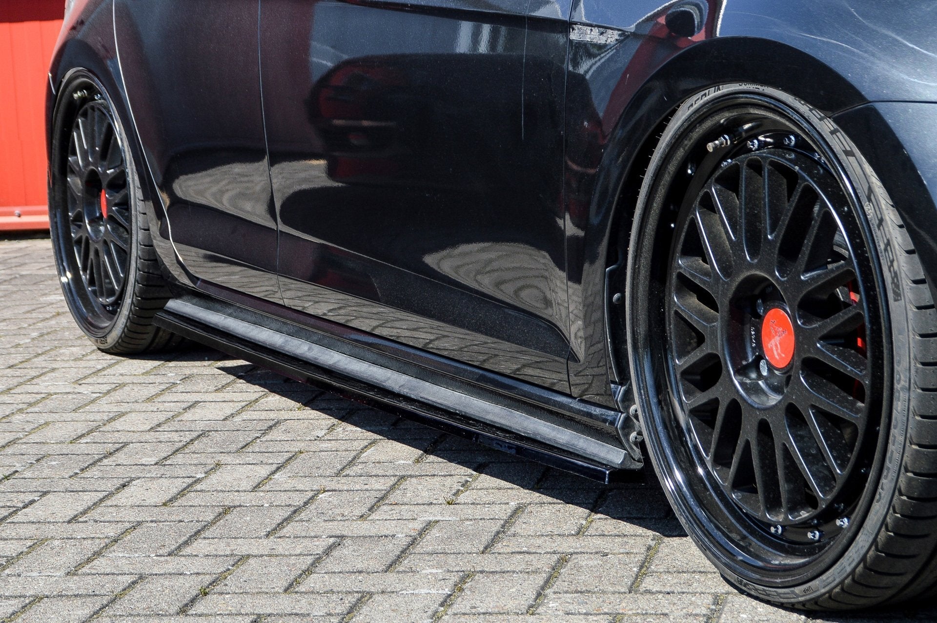 Seitenschweller im Cup Look für VW Golf 7R+R-Line Facelift