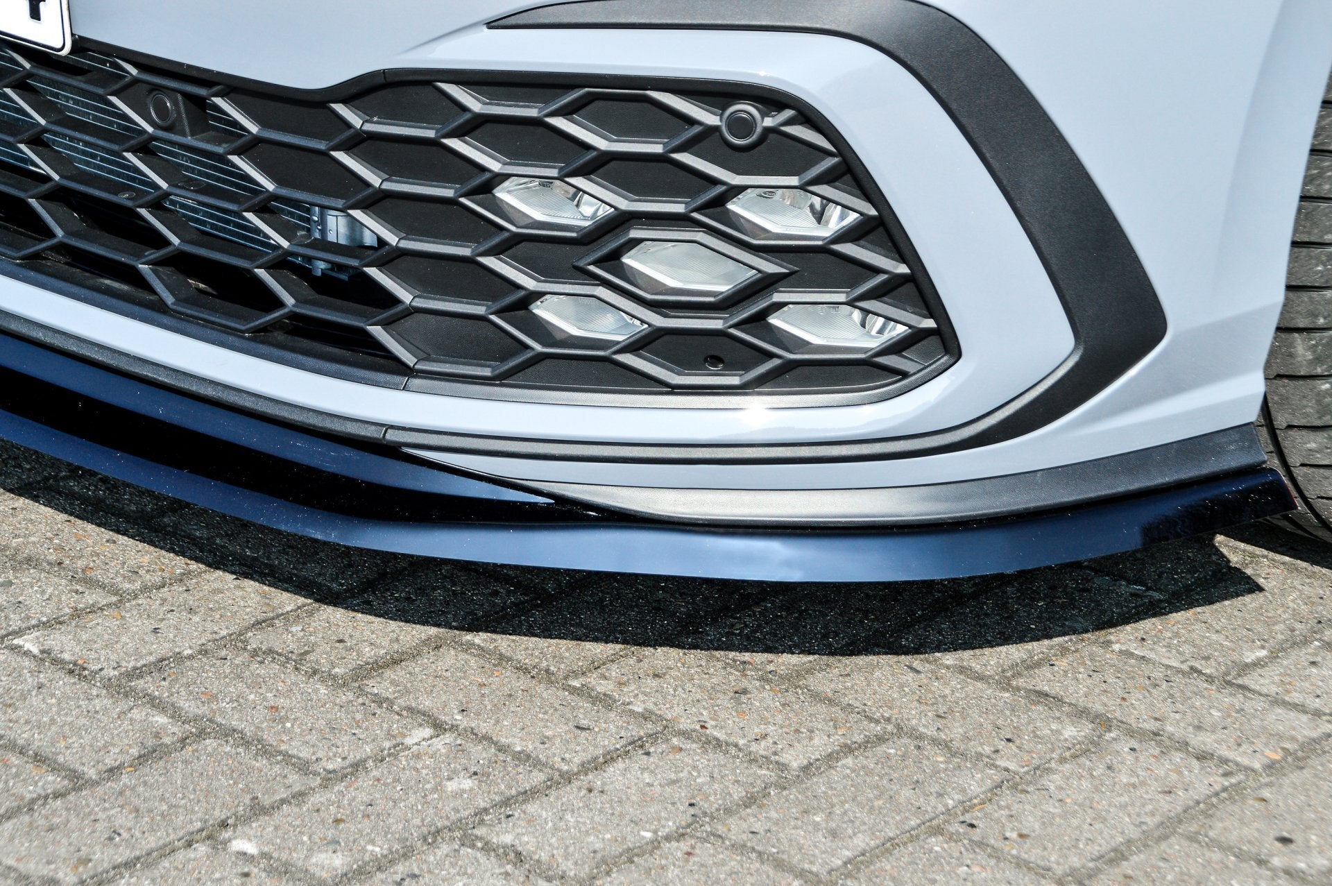 CUP Frontspoilerlippe V2 passend für VW Golf 8 GTI + GTD
