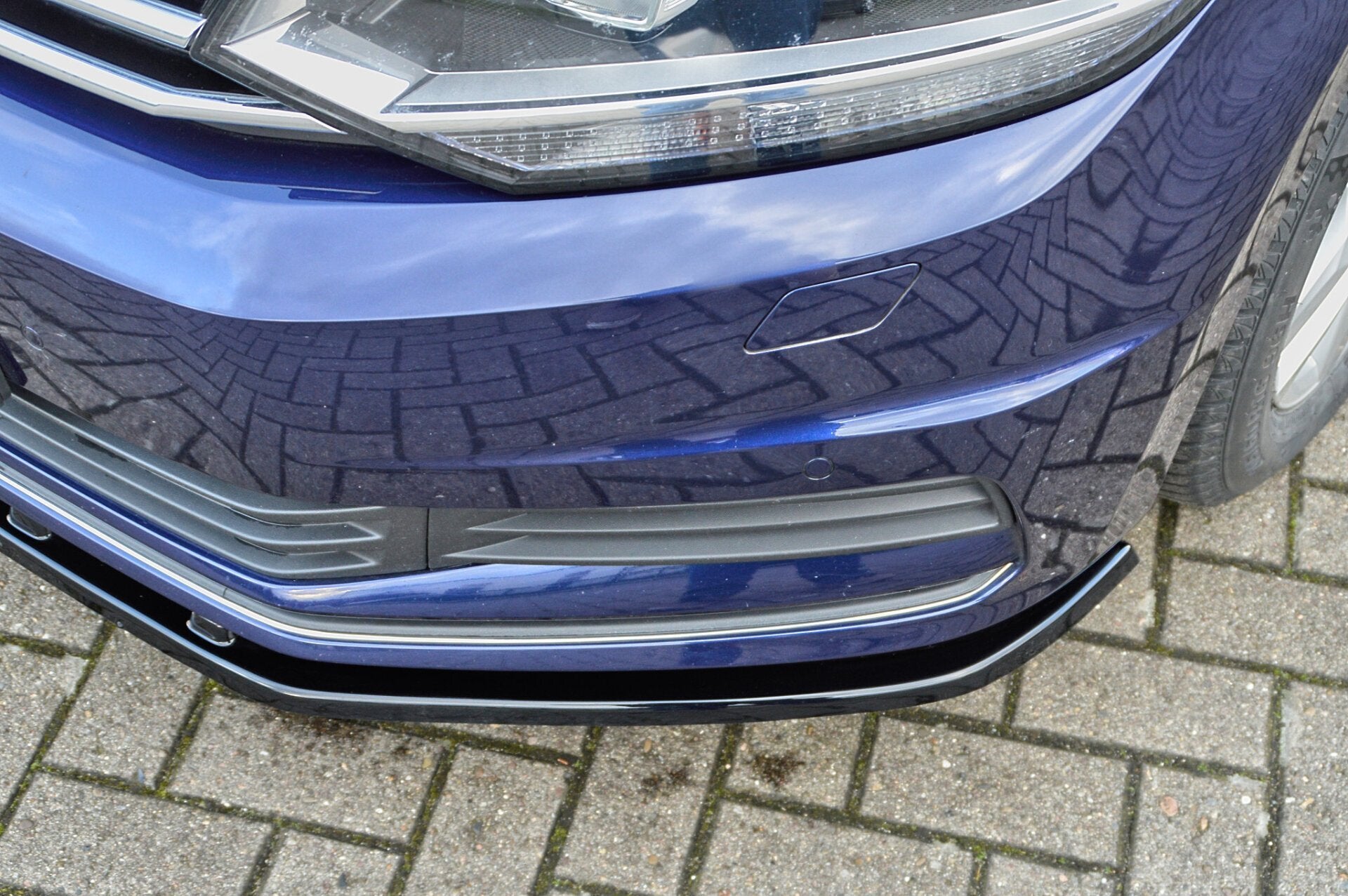 Cuplippe aus ABS für VW Touran 5T
