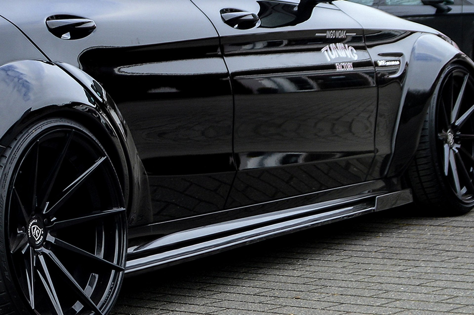 Cup Seitenschweller mit Wing vorne für Mercedes C-Klasse C63AMG+S