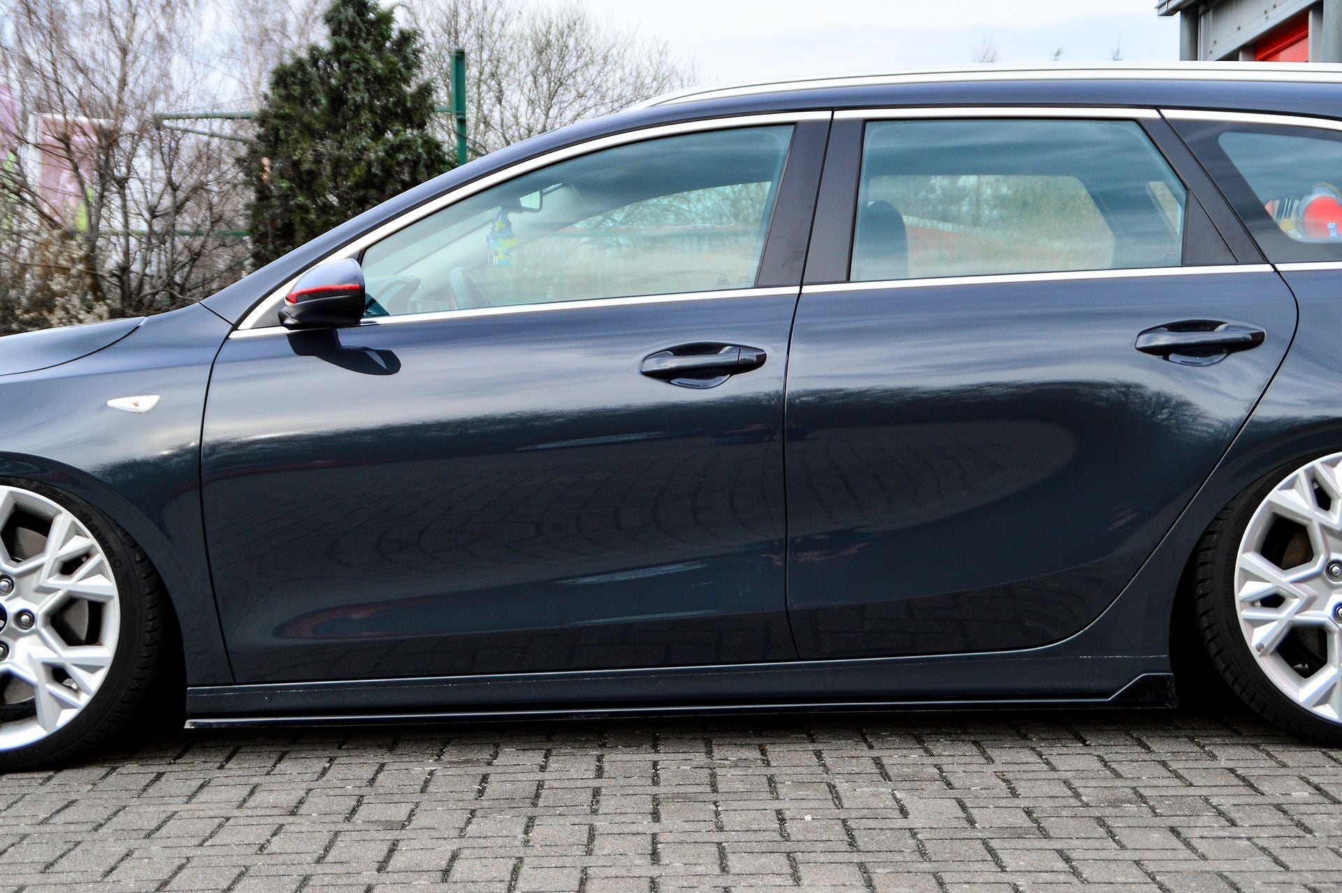Seitenschweller mit Wing hinten für Kia Ceed GT ab Bj.21-