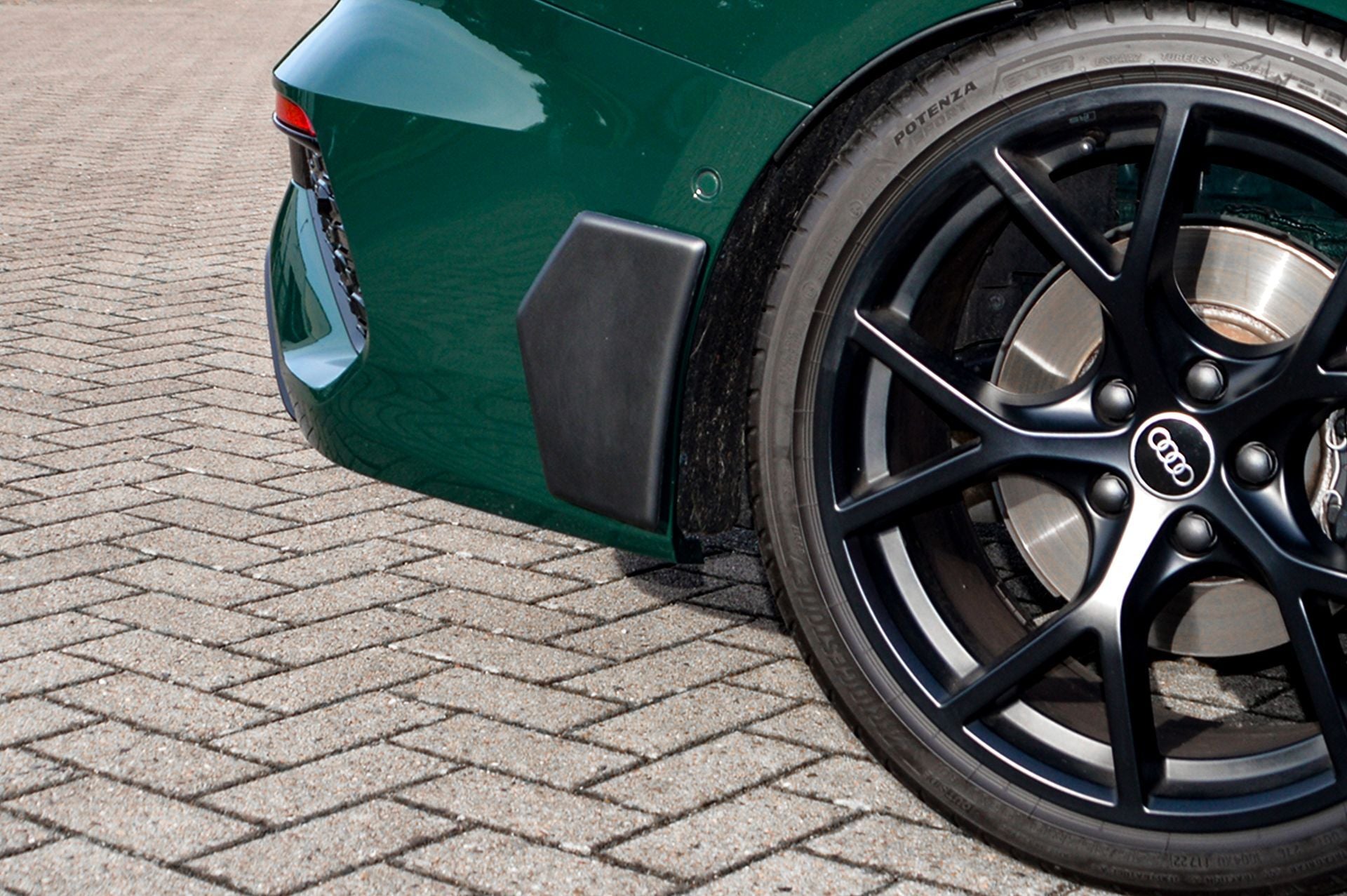 Hintere Seiten Flaps Flicks Satz aus ABS Kunststoff für Audi RS3 8Y Limousine