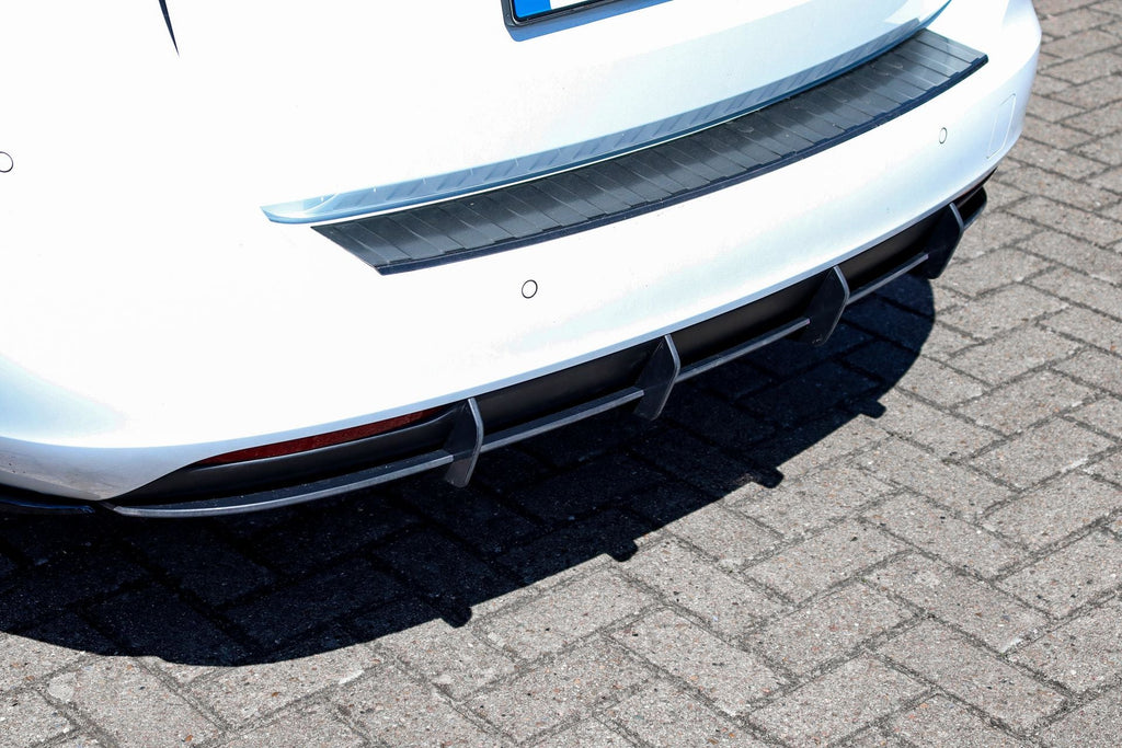 Gefräster Heckansatz für Opel Astra K Sportstourer ohne Endrohr