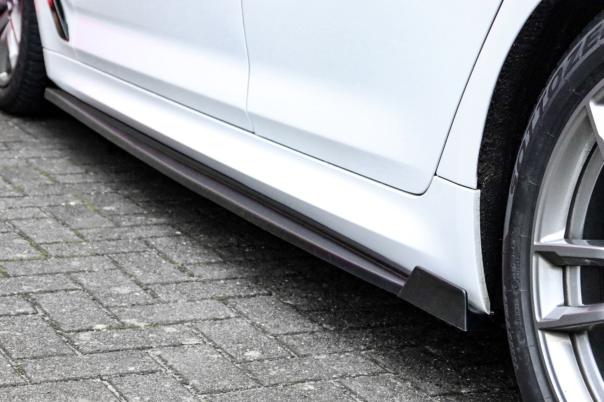 Seitenschweller mit Wings hinten für BMW 5er G30 G31 mit M-Paket
