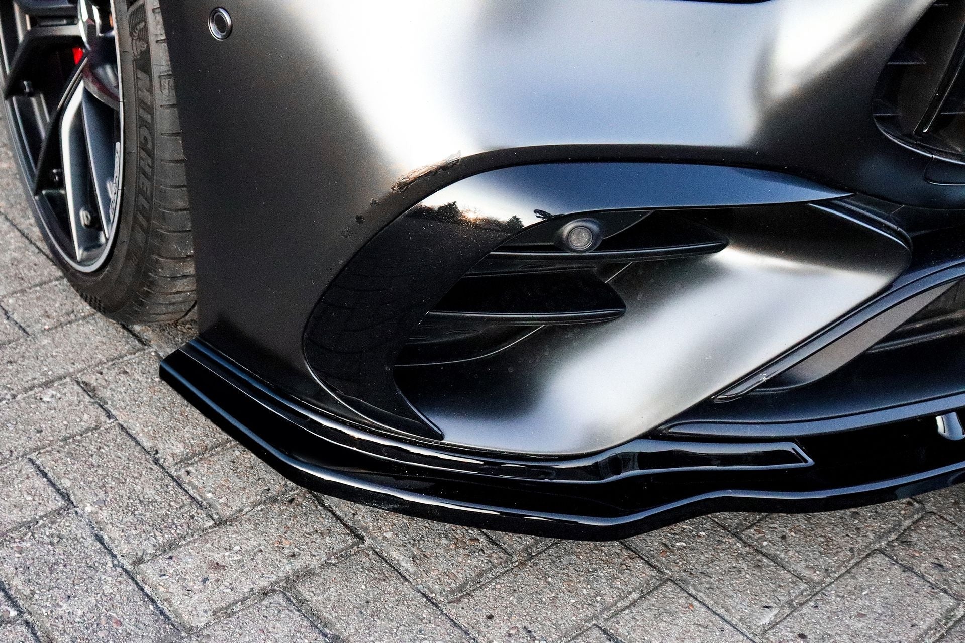 Cup Frontspoilerlippe für Mercedes AMG GT 4.Türer X290 Standard