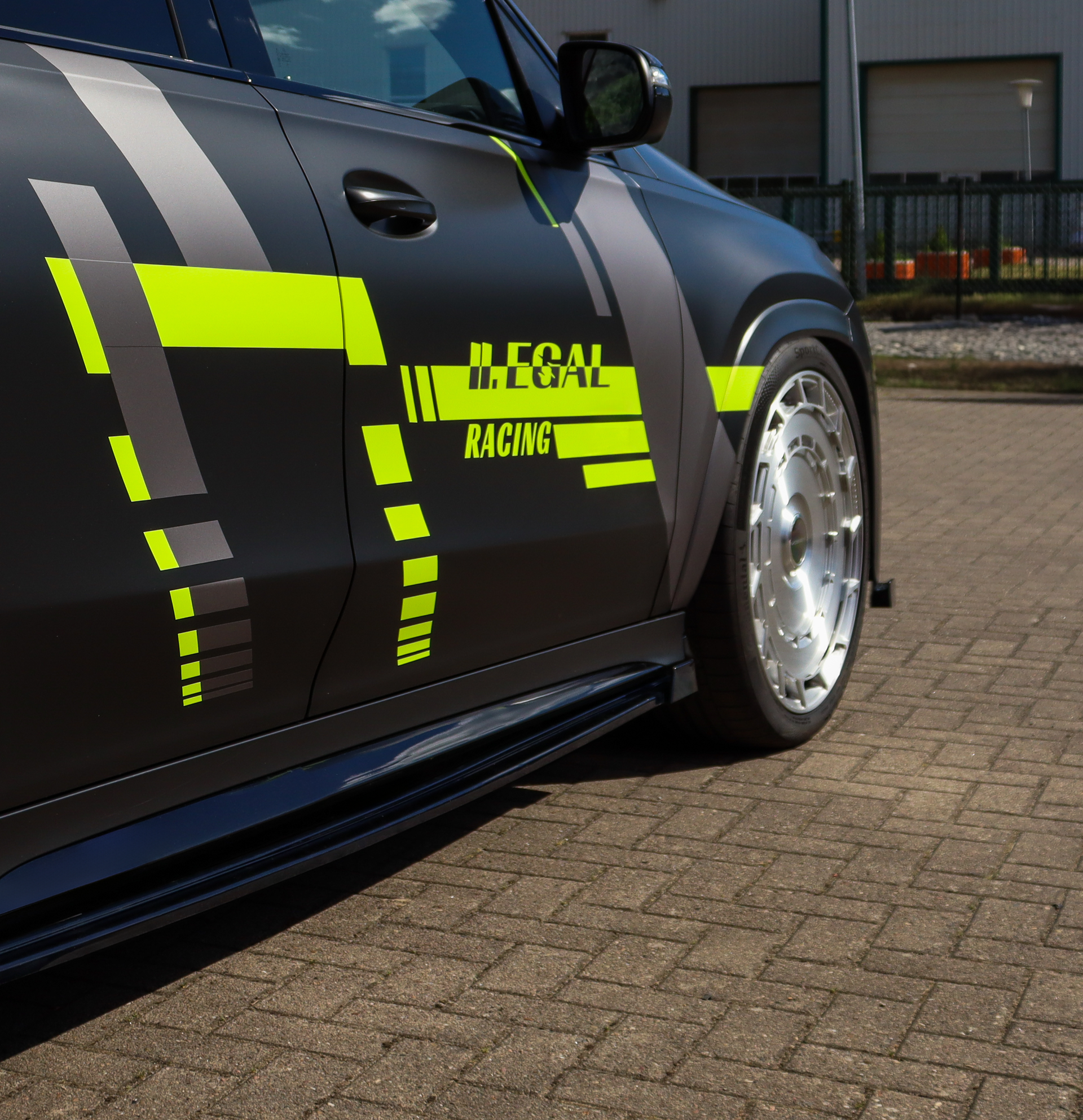 CUP Seitenschwellersatz mit Wing vorne für Mercedes GLS 63 AMG 4 Matic