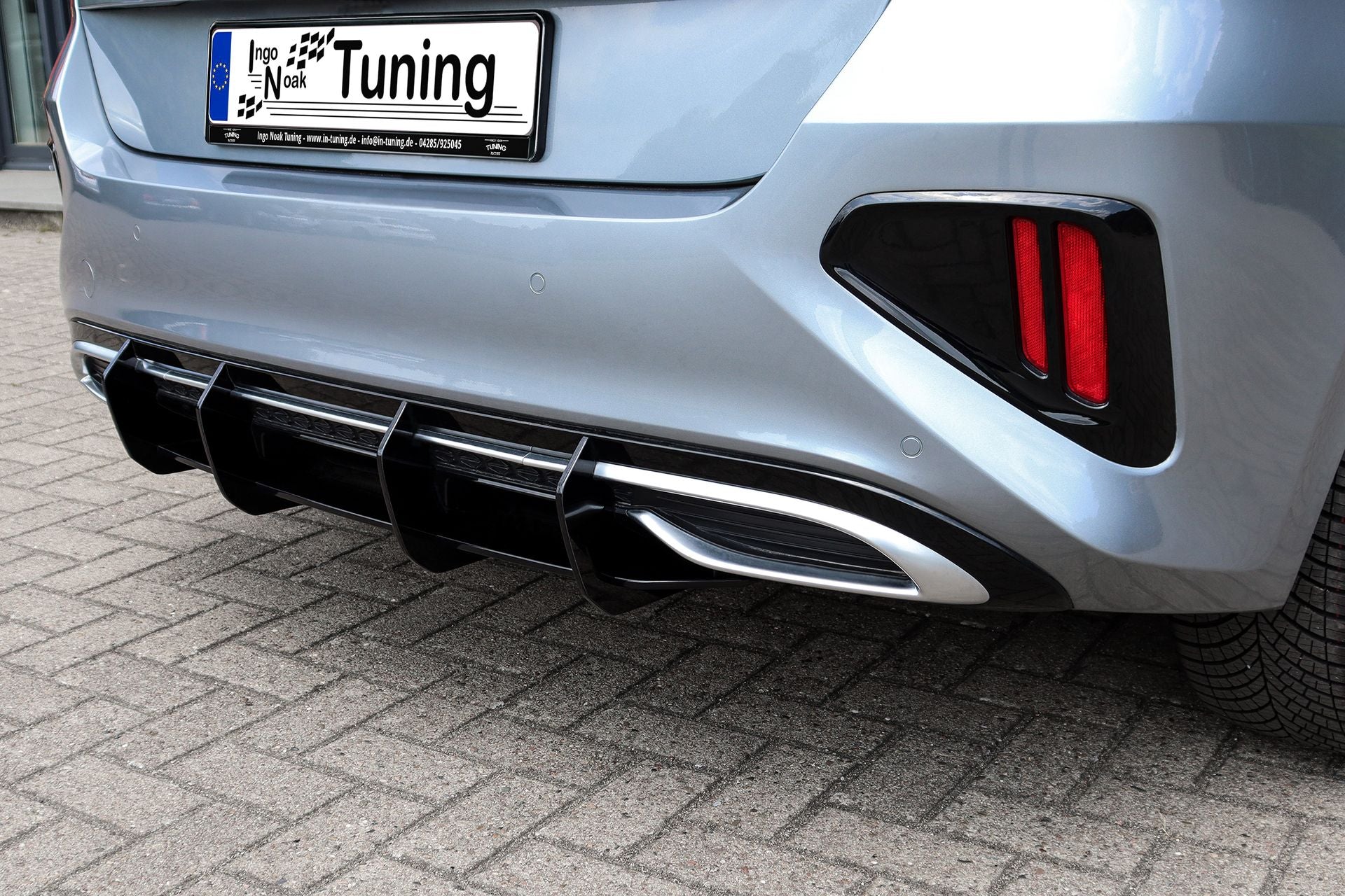 Gefräßter Heckansatz aus ABS mit Finnen für Kia Ceed, SK