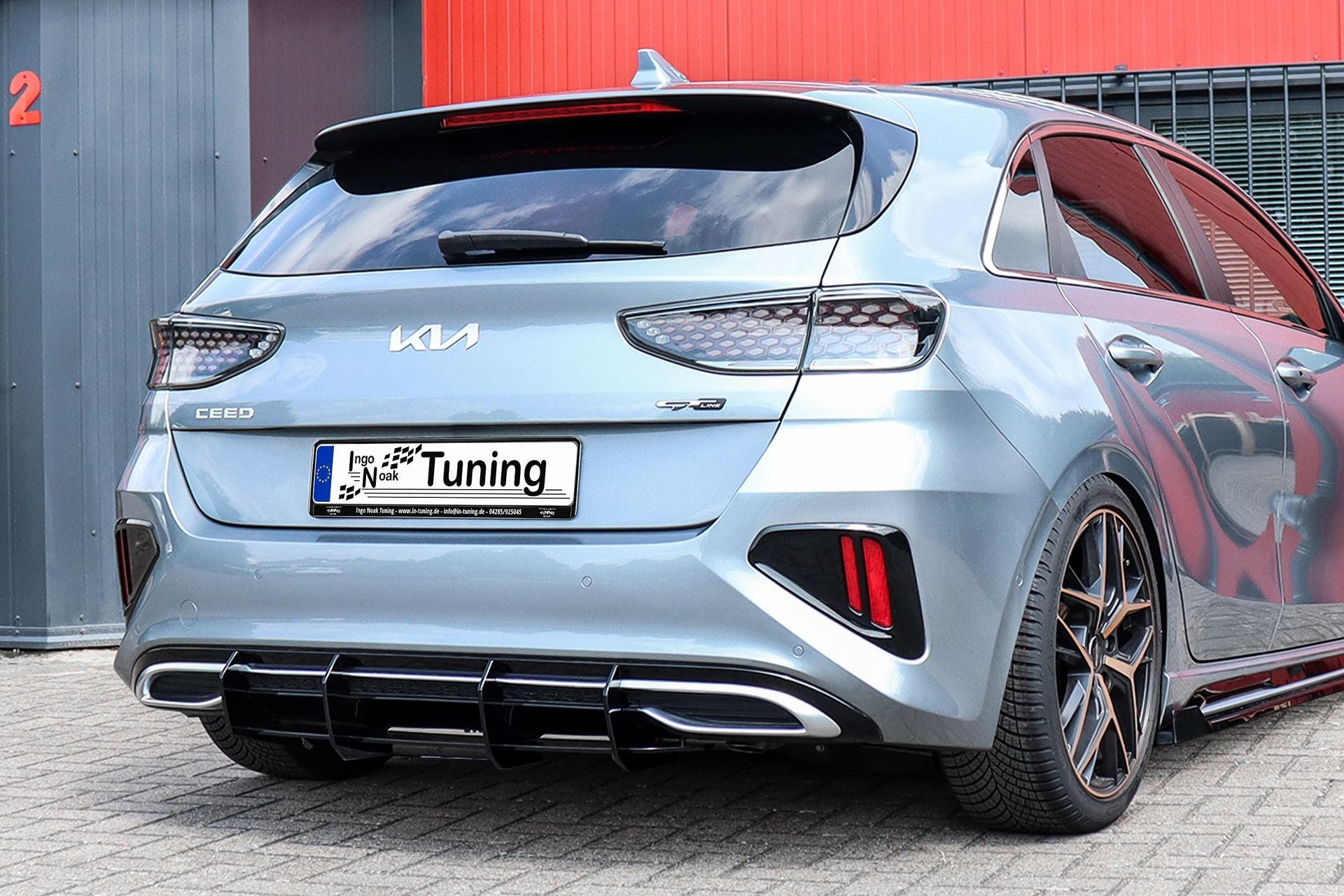 Gefräßter Heckansatz aus ABS mit Finnen für Kia Ceed, SK