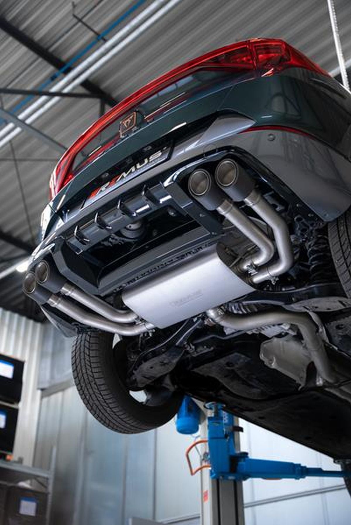 Remus Absorptions-Sportschalldämpfermittig für links/rechts-Anlage (ohne Endrohre), inkl. (EG-) Genehmigung für Seat Formentor 2,0l 140kW 4Drive (DNN,