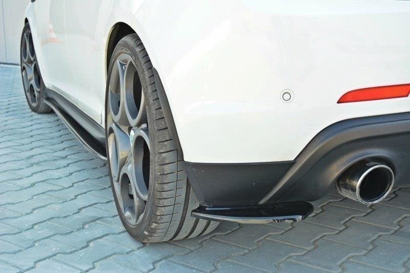 Maxton Design Heck Ansatz Flaps Diffusor passend für Alfa Romeo Giulietta Zender schwarz Hochglanz