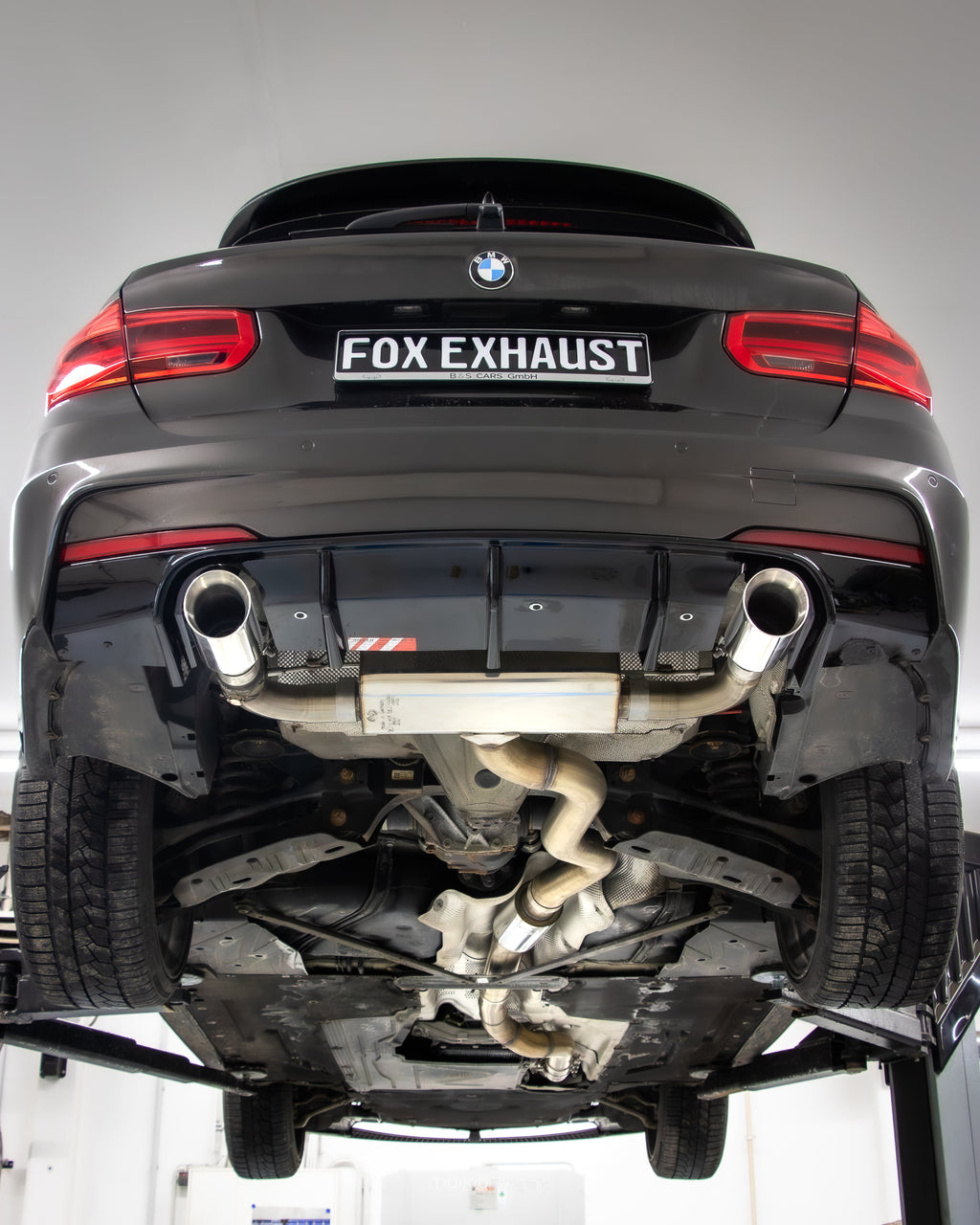 Fox passend fürBMW F30/31 - 330i/ 340i xDrive Endschalldämpfer quer Ausgang rechts/links - 1x100 Typ 25 rechts/links - mit Abgasklappe im linken Endrohr - Passend an Rieger Heckansatz RIE00088122