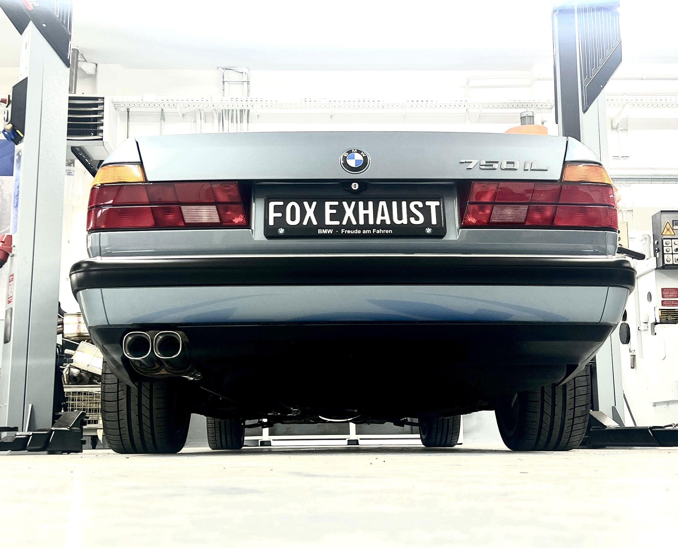 Fox passend für BMW E32 730i/ 735i/ 740i/ 740iL/ 750i/ 750iL Endschalldämpfer Ø2x63,5mm inkl. Montagematerial - 2x78x75 Typ 72 (mit Typ B Einsatz)