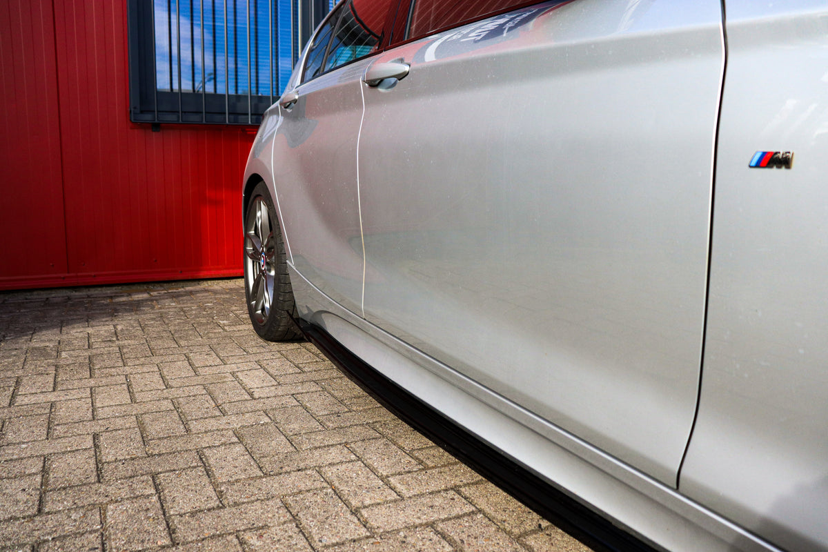 Seitenschweller im CUP Look mit Wings für BMW 1er F20/21 M140i & M-Paket
