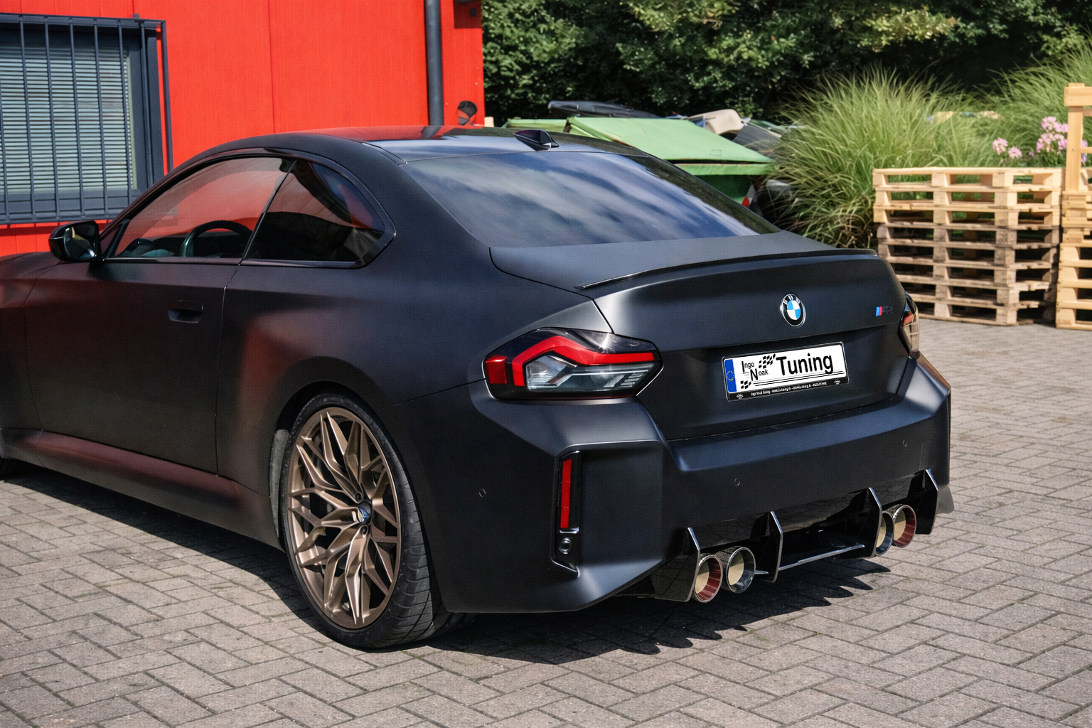 Gefräßter Heckansatz in Race Track Optik aus ABS für BMW M2 G87