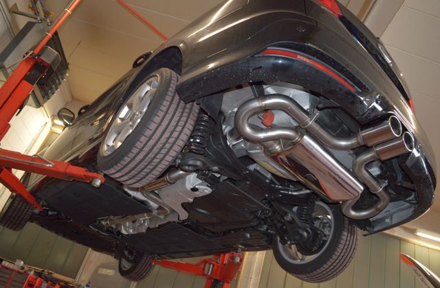 Friedrich Motorsport mittige 76mm Anlage für Ford Focus III Turnier DYB ST (ab Bj. 06/2012)