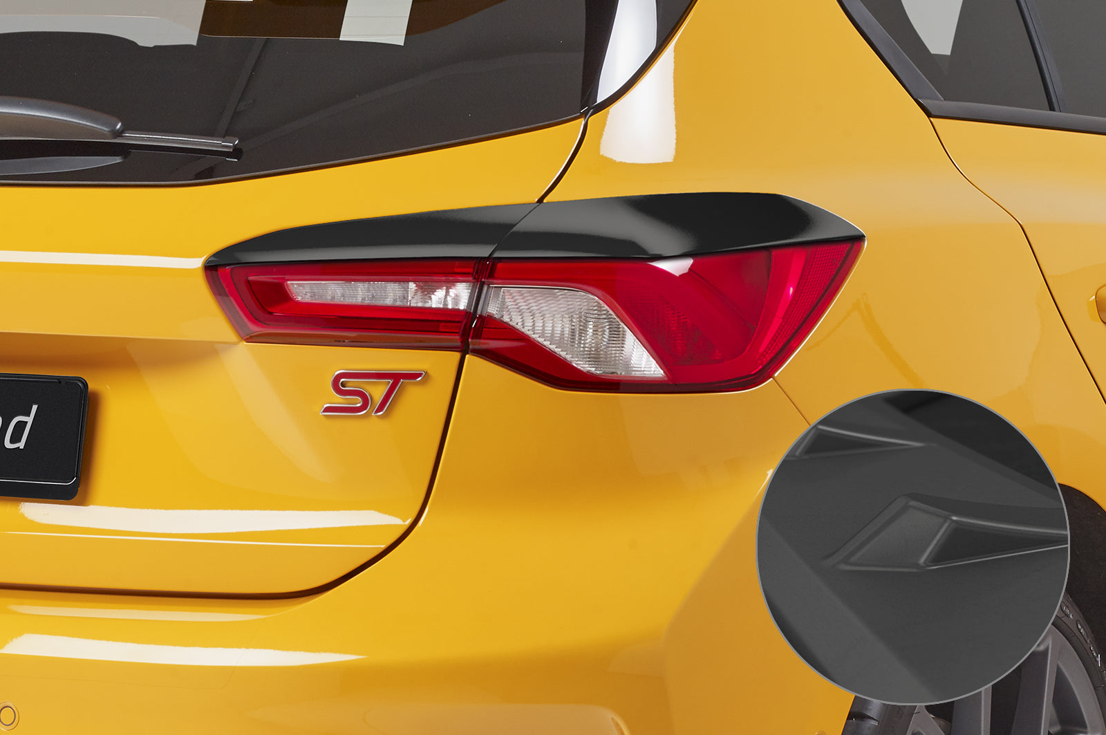 CSR Rücklichtblenden für Ford Focus MK4 Schrägheck RB014 Unlackiert roh (Lackierung erforderlich)