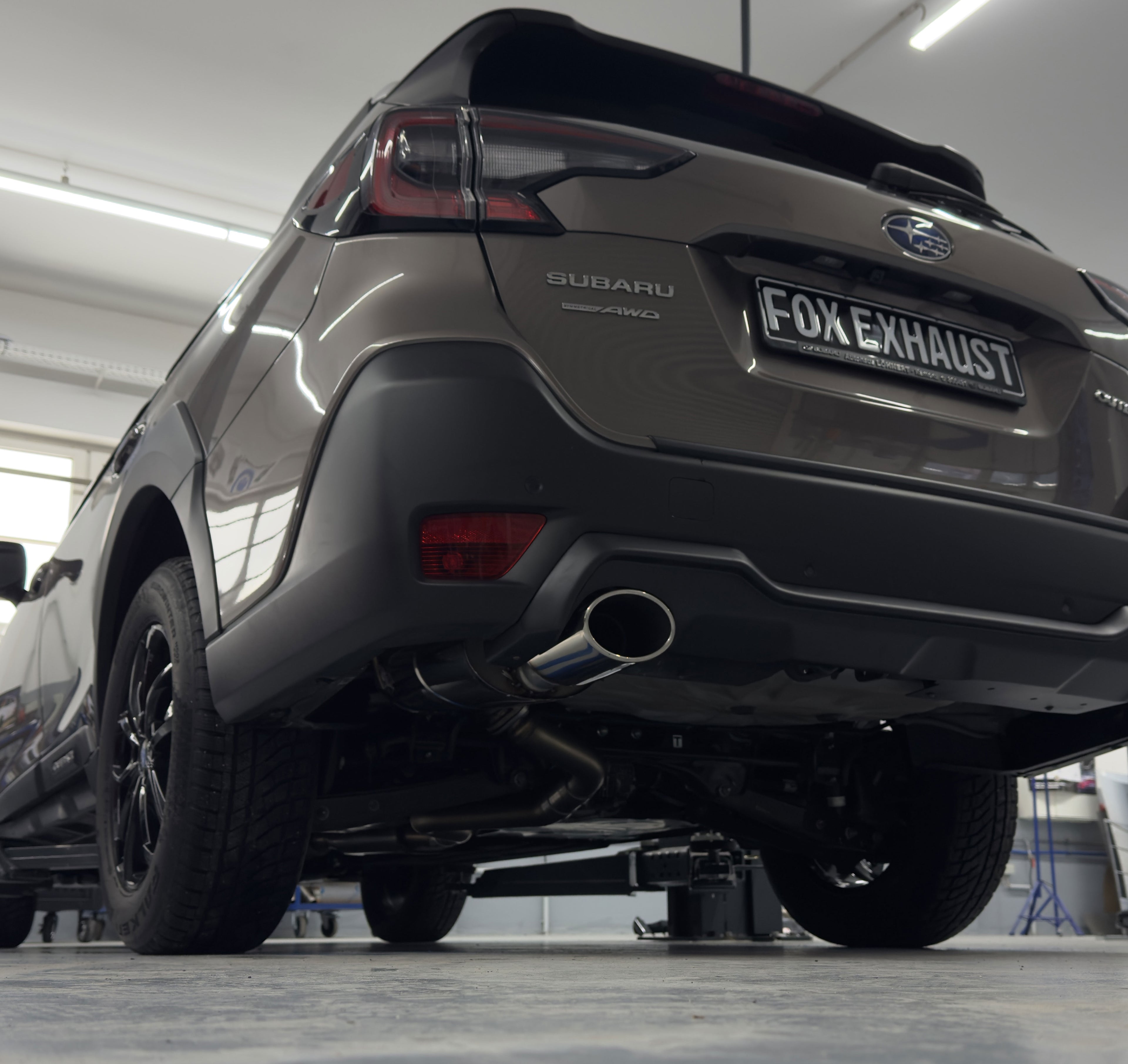 Fox passend fürSubaru Outback BT Auspuffanlage bestehend aus End- und Vorschalldämpfer - Endrohr 140x90 Typ 44