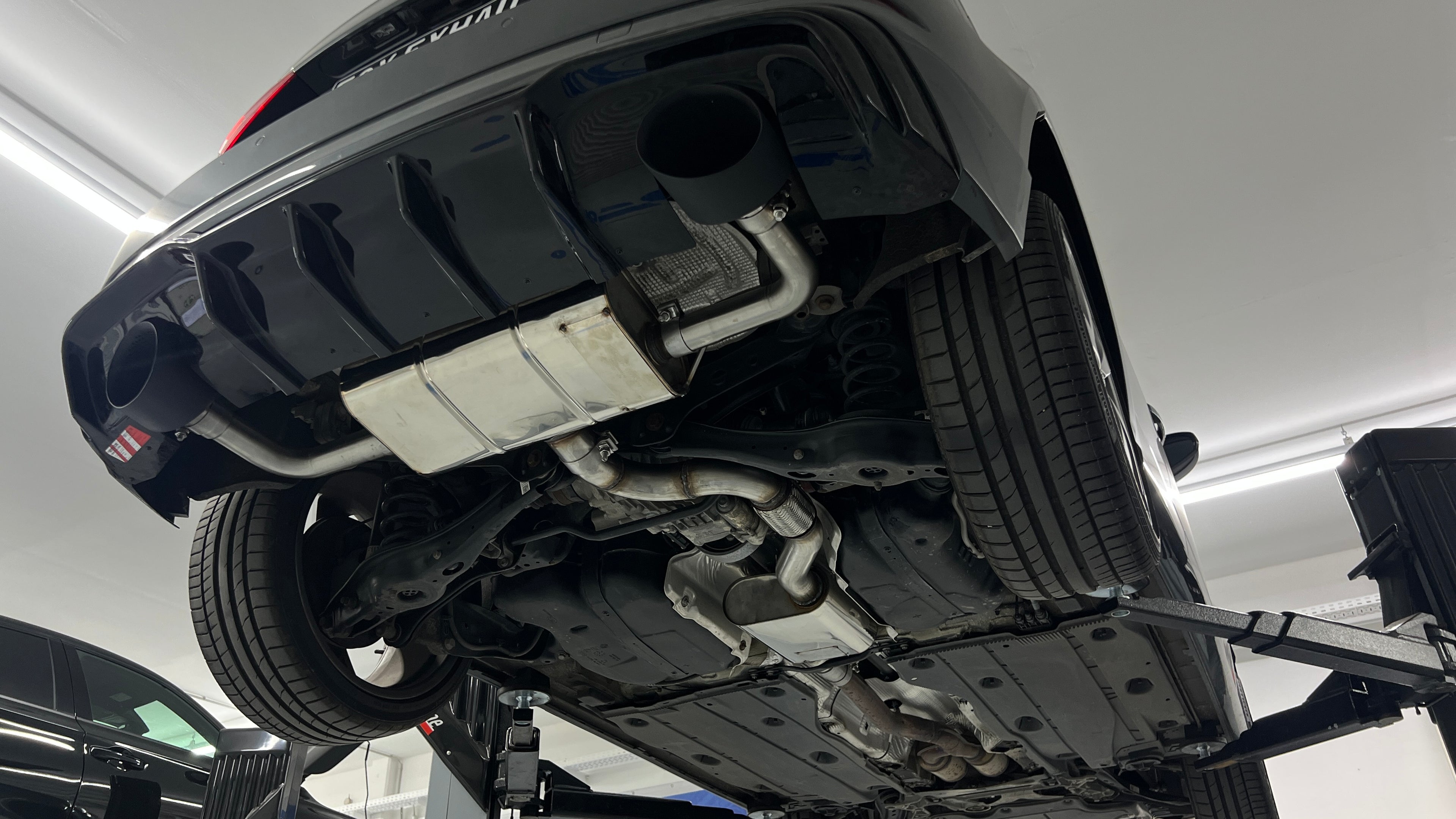 Fox passend für Audi A3 - 8V Sportback quattro Facelift Endschalldämpfer Ausgang rechts/links inklusive Vorschalldämpfer - 160x130 Typ 38 rechts/links schwarz
