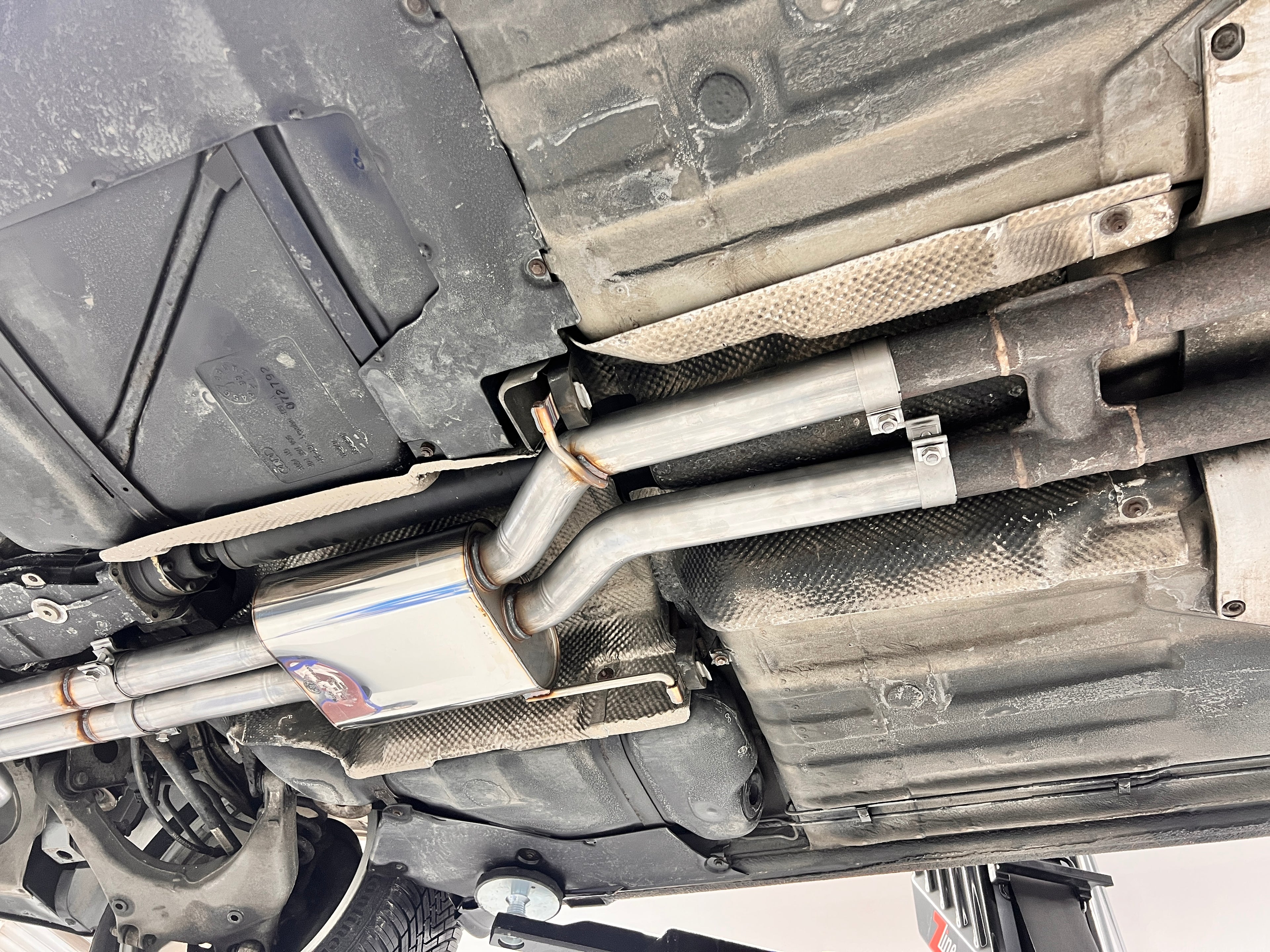 Fox passend fürAudi A8/S8 Typ D2 Mittelschalldämpfer