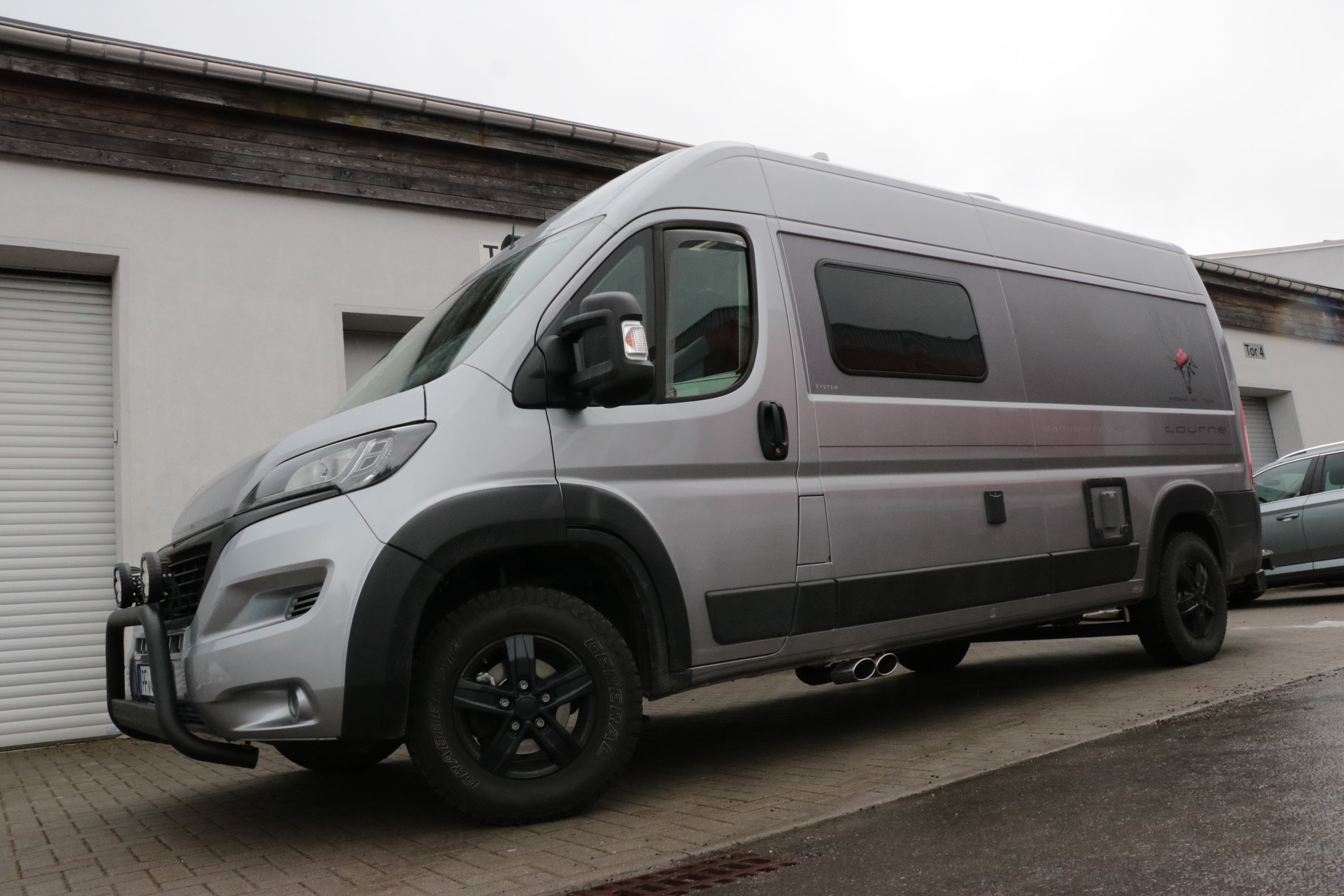Fox passend fürFiat Ducato/ Peugeot Boxer/ Peugeot Tourne/ Citroen Jumper Endrohr Ausgang zur Fahrerseite - 2x115x85 Typ 38