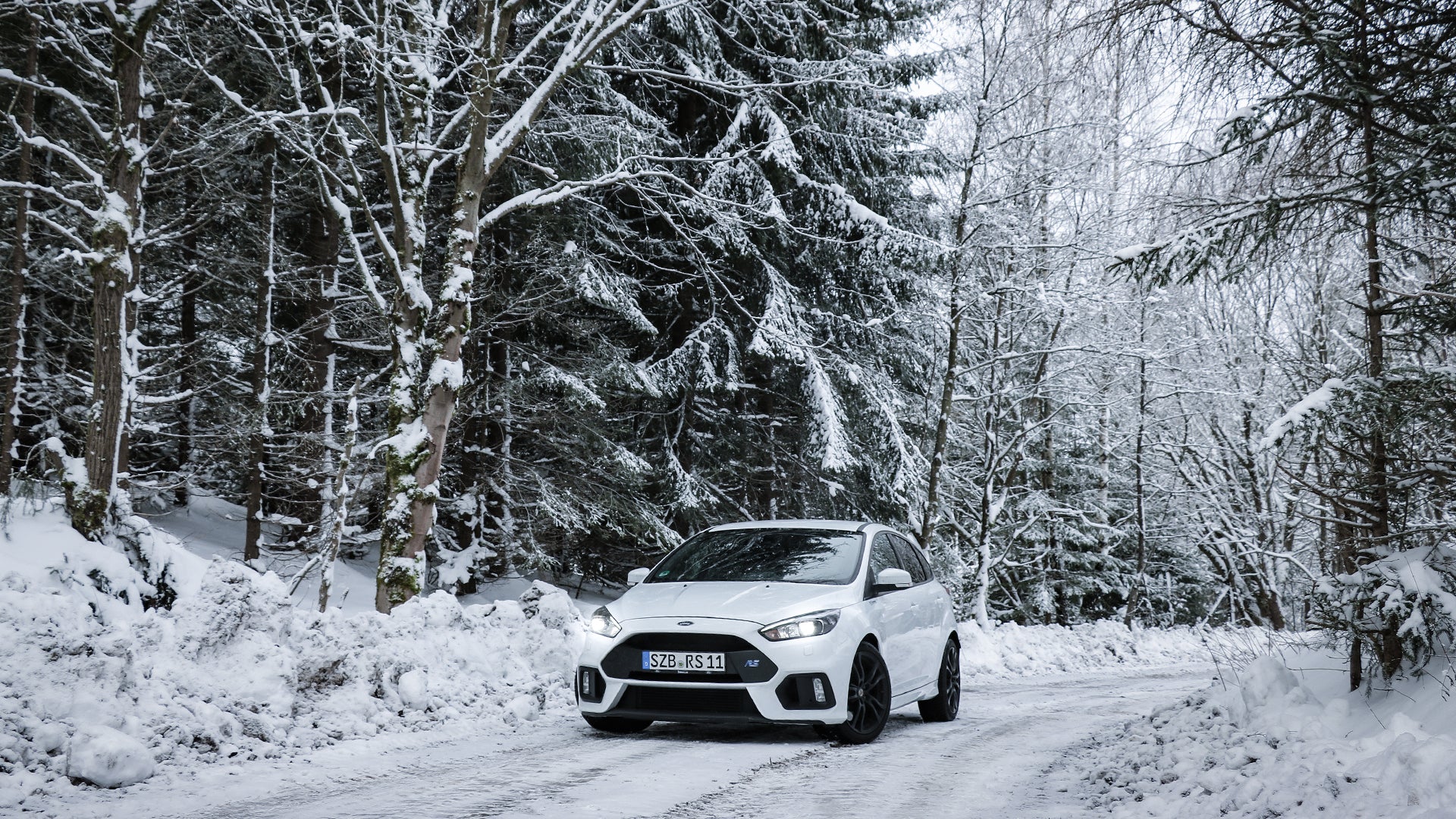 Fox passend fürFord Focus III RS Endschalldämpfer quer Ausgang rechts/links mit Abgasklappe - 129x106 Typ 32 rechts/links schwarz emailliert