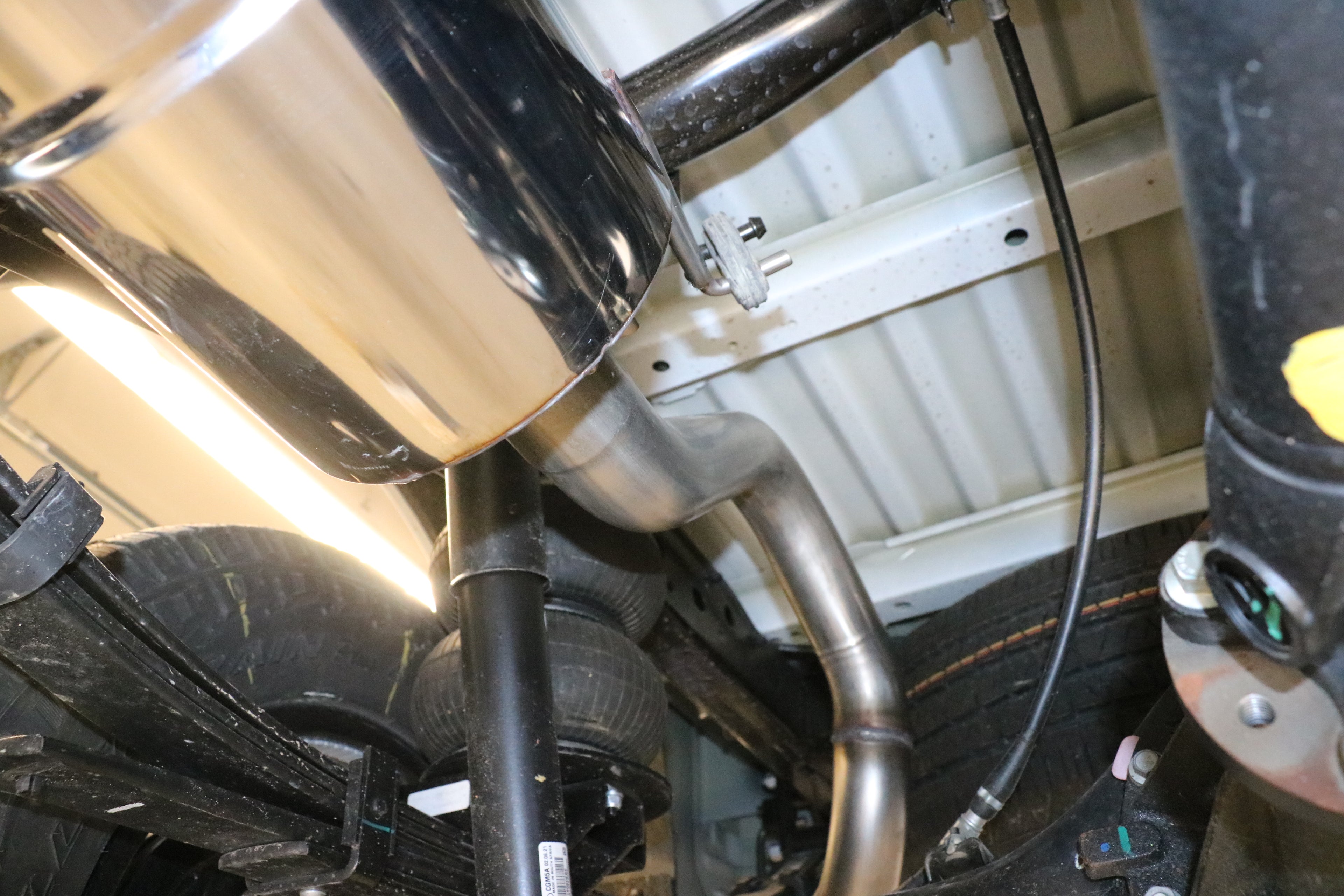 Fox passend fürFord Ranger 4x4 - Doppelkabine + Wildtrak Endschalldämpfer Sidepipe, Ausgang an der rechten Fahrzeugseite hinter dem Hinterrad  - 2x115x85 Typ 38