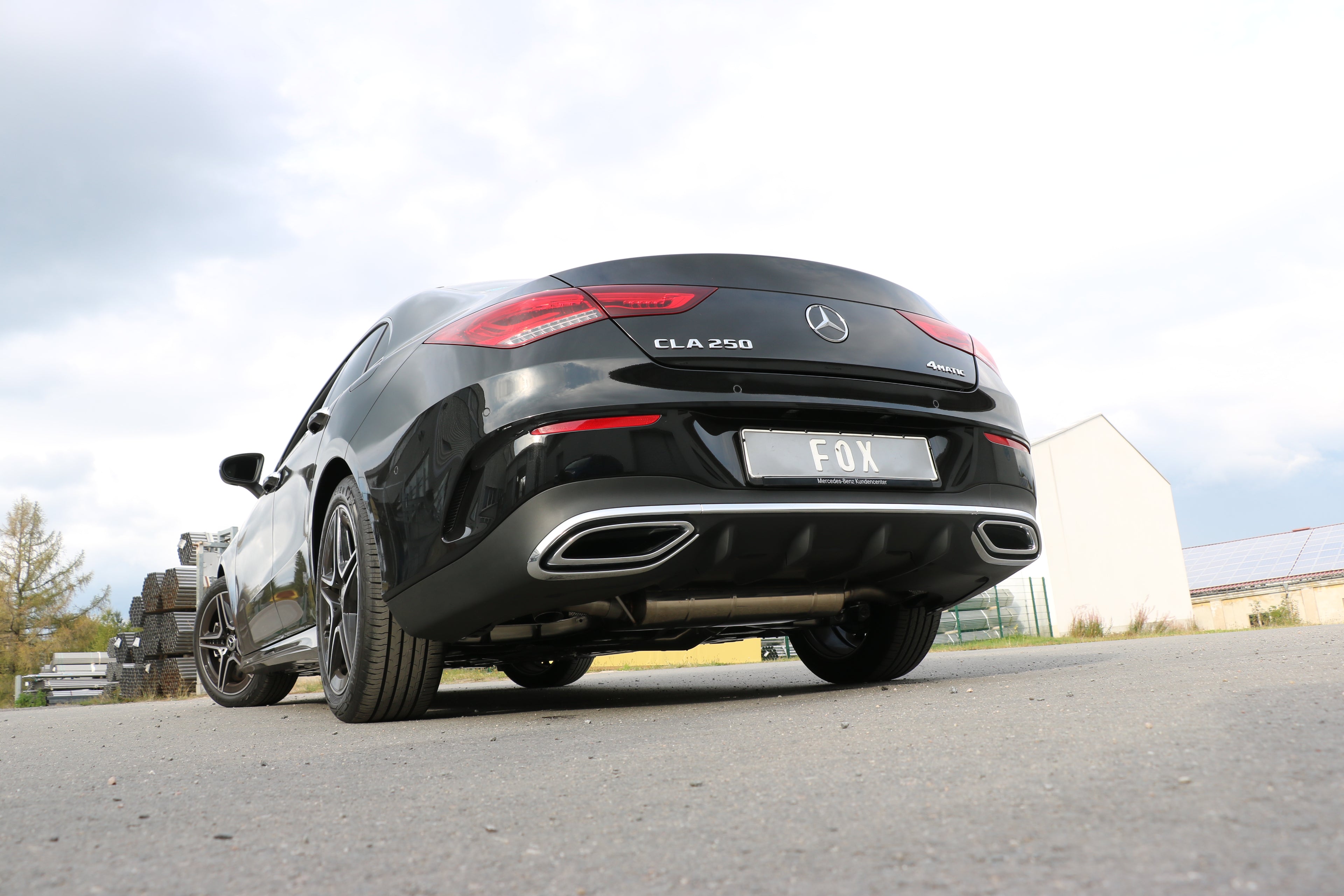 Fox passend fürMercedes CLA 220/250 Frontantrieb & 4matic  - 118 Endschalldämpfer quer Ausgang rechts/links - Ausgang der Endrohre hinter der Stoßstange