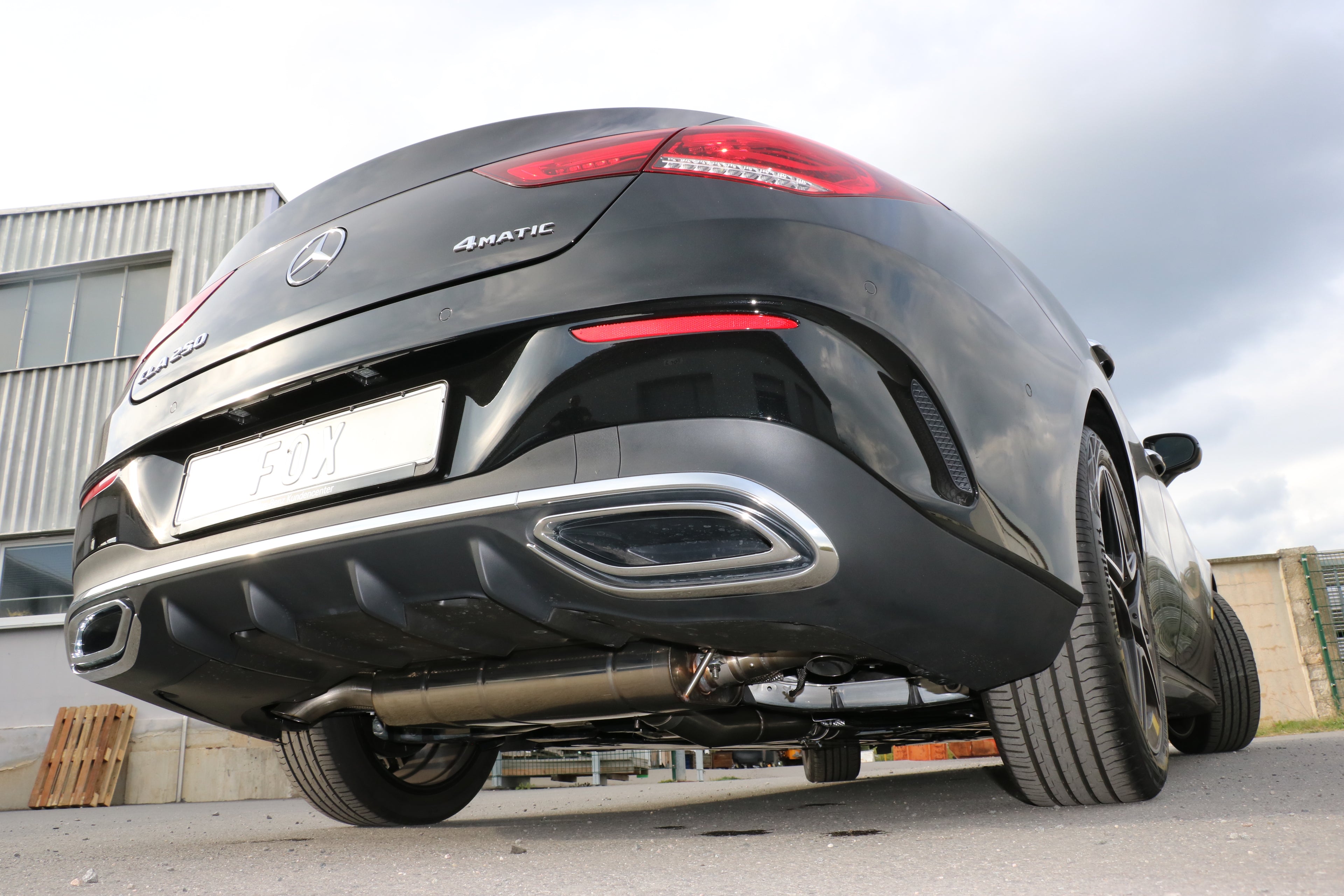 Fox passend fürMercedes CLA 220/250 Frontantrieb & 4matic  - 118 Endschalldämpfer quer Ausgang rechts/links - Ausgang der Endrohre hinter der Stoßstange