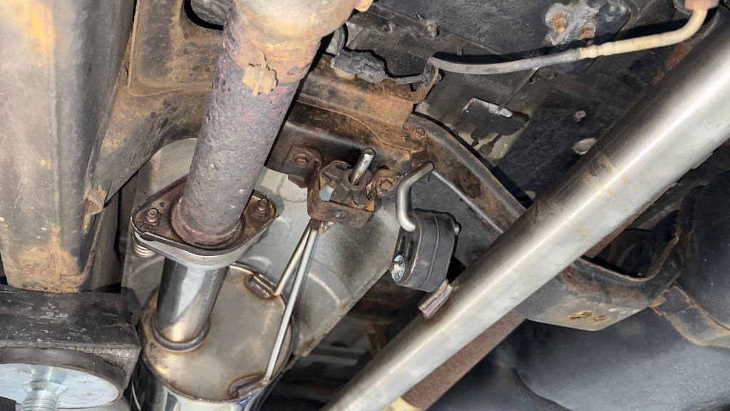 Fox passend fürNissan Navara D40 - 3,0l dCi Endschalldämpfer Sidepipe, Ausgang rechts und links am Fahrzeug - 2x90 Typ 16 rechts/links