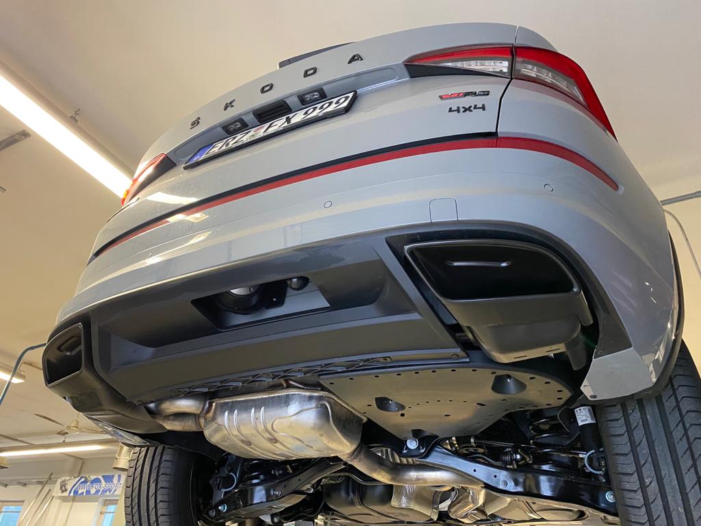 Fox passend fürSkoda Kodiaq RS Schwarz emallieren der originalen Endrohre - 1 Satz - Sie senden uns Ihre originalen Endrohre und wir emallieren diese in der Farbe Schwarz