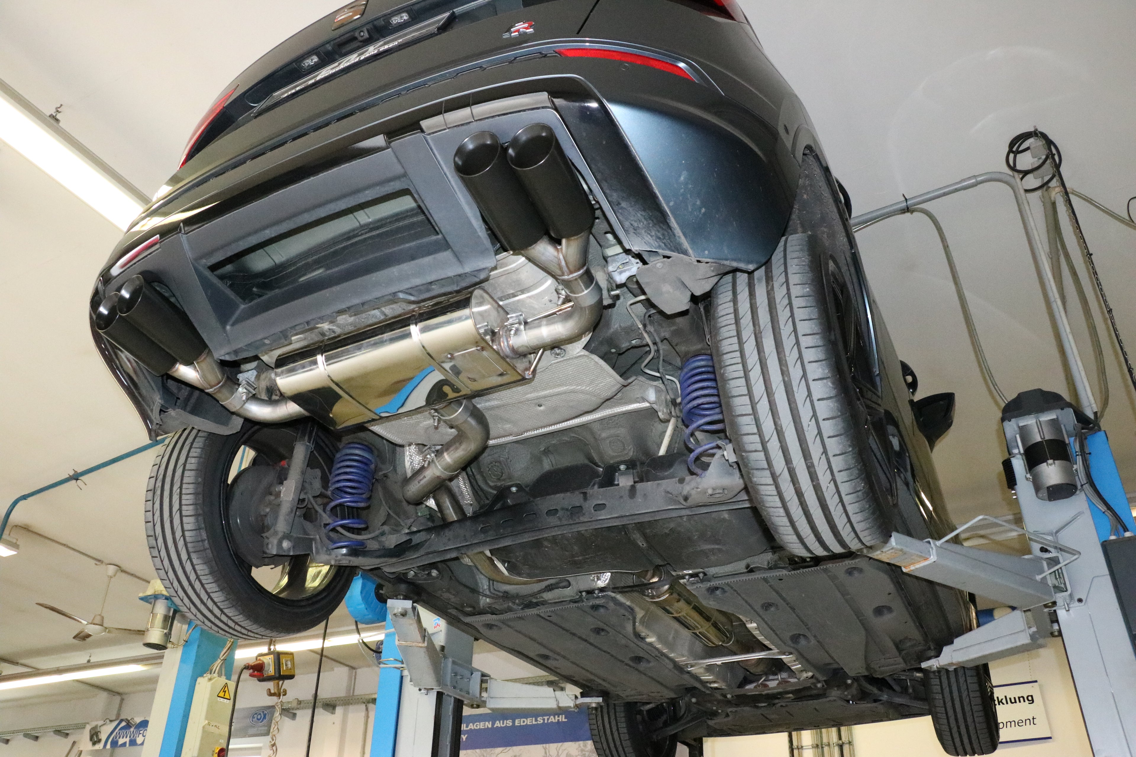 Fox passend für Seat Ateca 4x2 - FP - Black Endschalldämpfer rechts/links - 2x90 Typ 25 echts/links schwarz emalliert