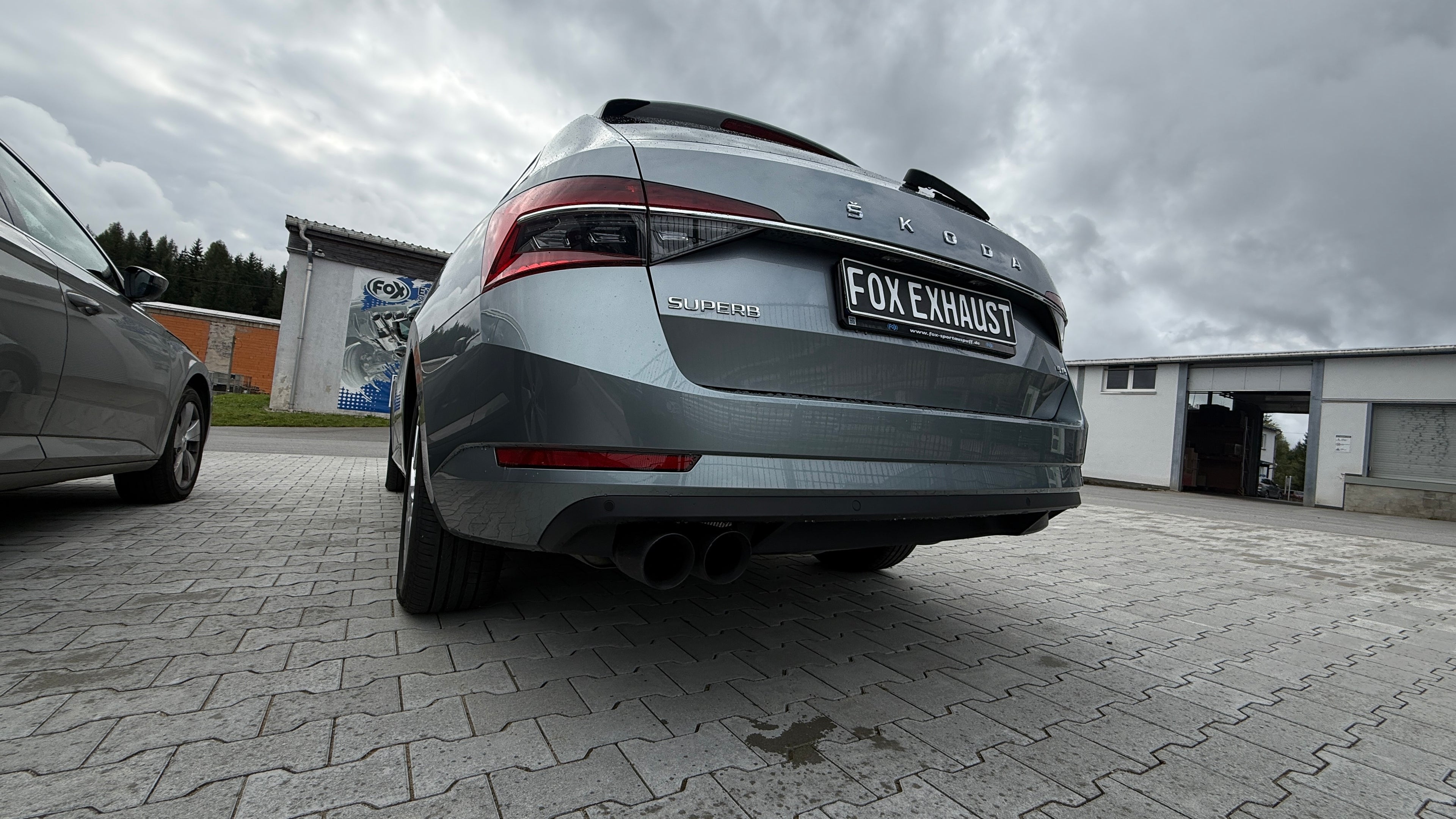 Fox passend fürSkoda Superb 3V 4x4 (3T) Endschalldämpfer - 2x90 Typ 25 schwarz matt keramikbeschichtet