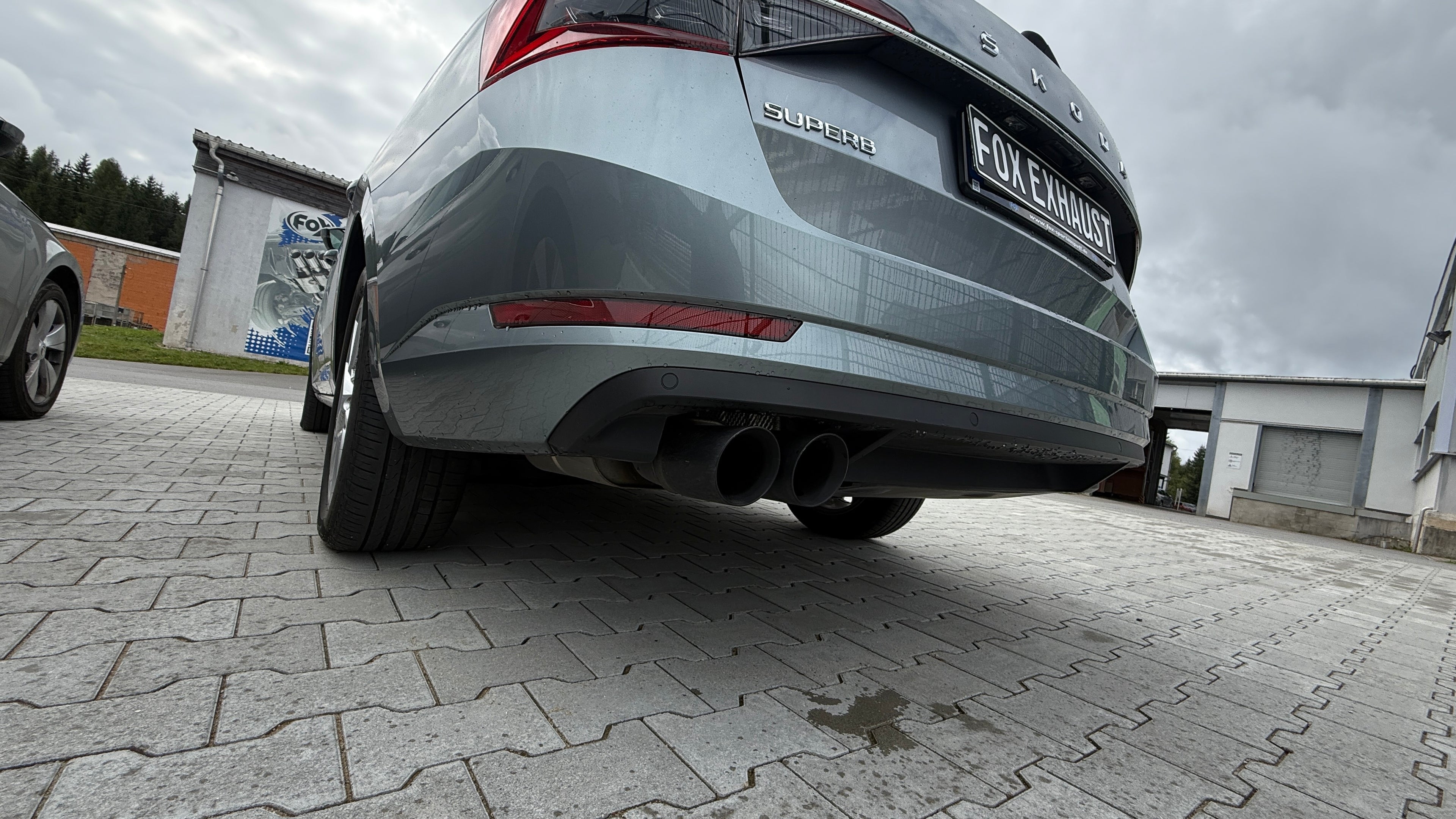 Fox passend für Skoda Superb 3V 4x4 (3T) Endschalldämpfer - 2x90 Typ 25 schwarz matt keramikbeschichtet
