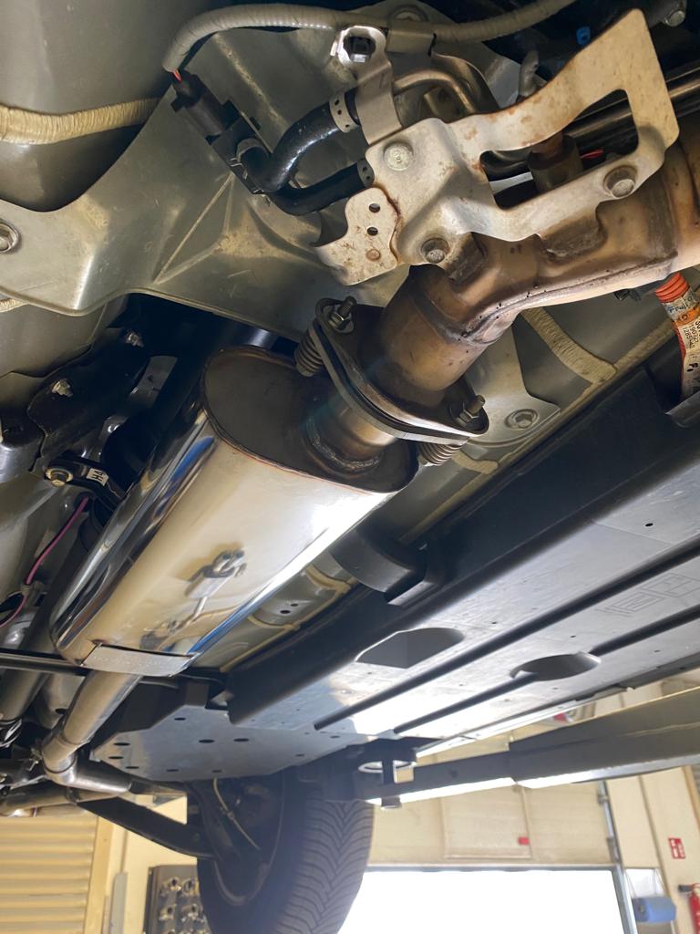 Fox passend fürSubaru Forester 4WD - SK Vorschalldämpfer