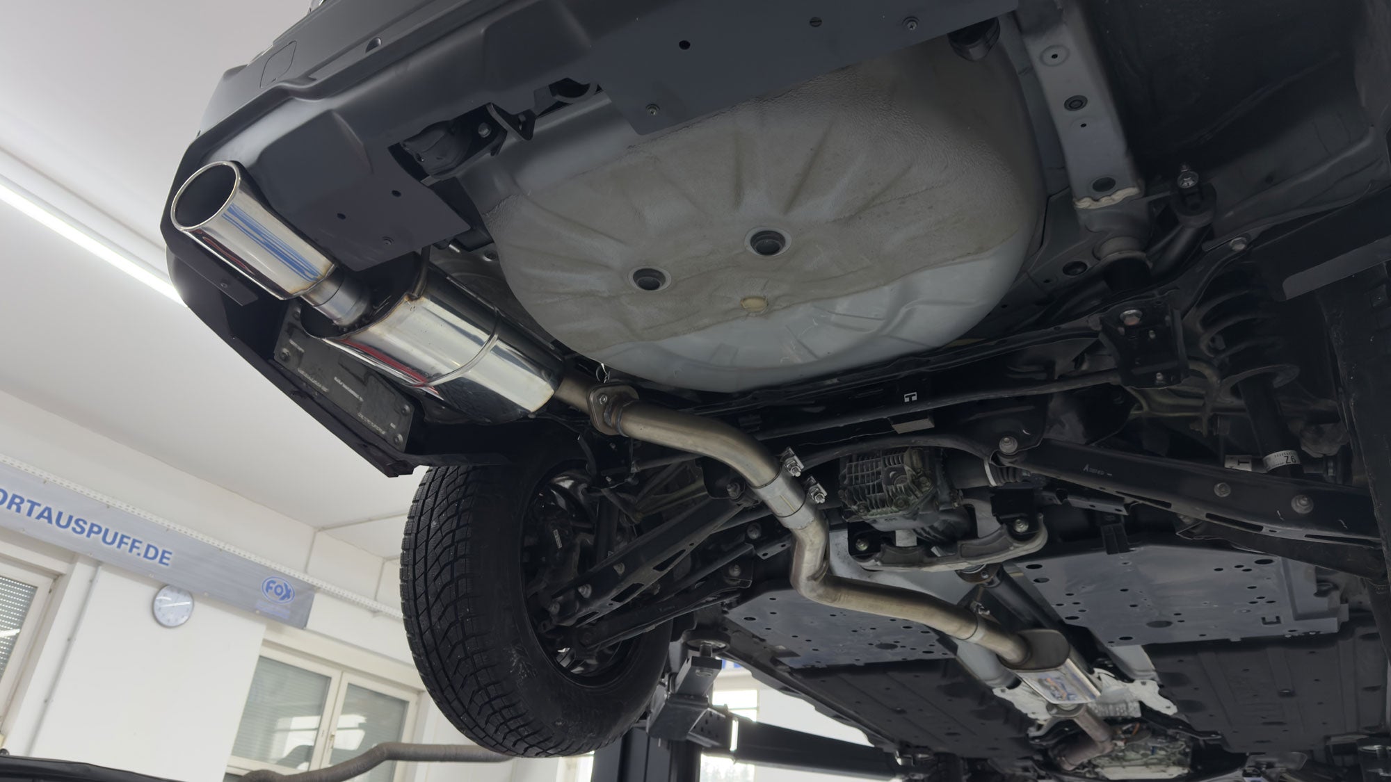 Fox passend für Subaru Outback BT Auspuffanlage bestehend aus End- und Vorschalldämpfer - Endrohr 140x90 Typ 44