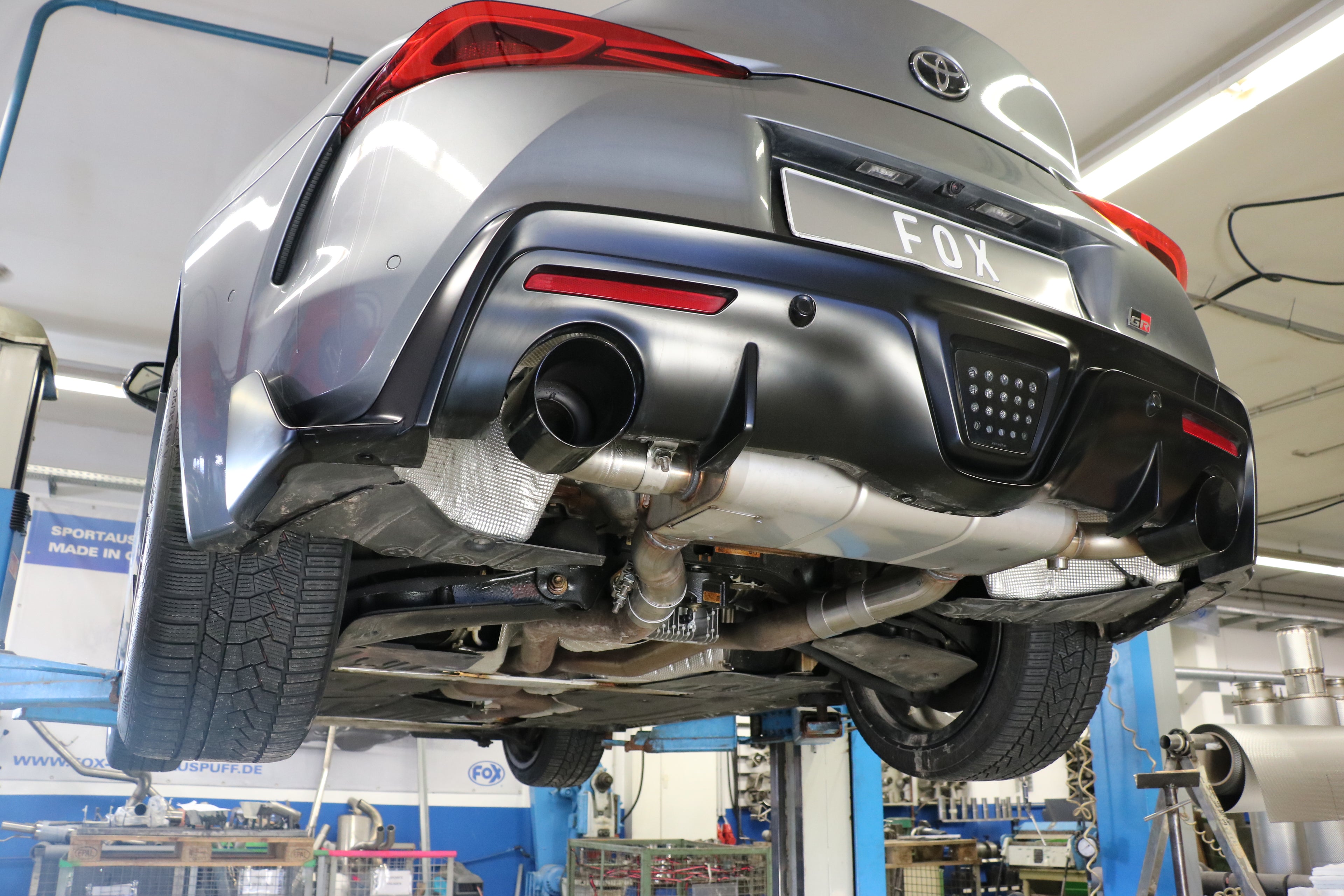 Fox passend fürToyota Supra JTSC Endschalldämpfer quer Ausgang rechts/links mit Abgasklappe - 1x114 Typ 25 rechts/links schwarz