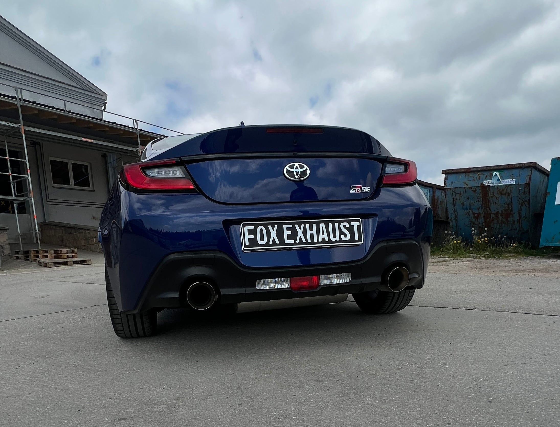 Fox passend für Toyota GR86 Endschalldämpfer - 1x114 Typ 25 rechts/links mit colouriertem Rand