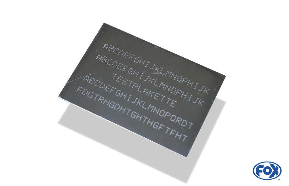 FoxAufschweißplakette mit Schrift - 70x100mm Bitte geben Sie Ihren gewünschten Text in Großbuchstaben an (max. 5 Zeilen á 20 Zeichen)